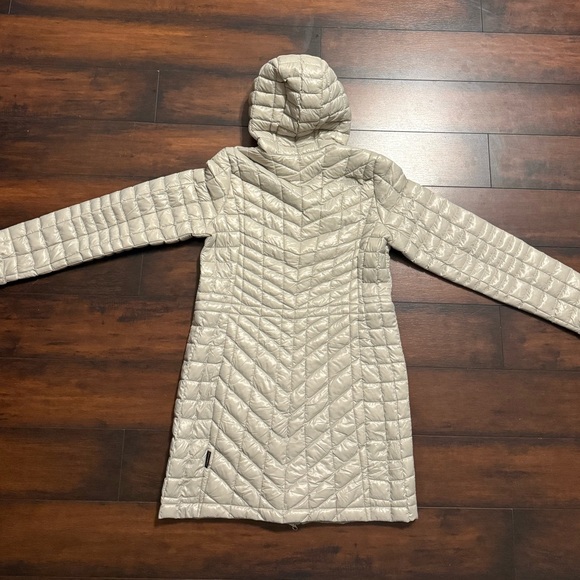Women's The North Face TNF Thermoball Eco Silver Gray Parka Puffer Jacket Sz M - Picture 8 of 8
